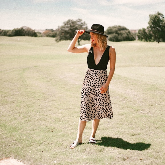 ⭐️LAST ONE⭐️ Silky Satin Leopard Skirt - Picture 3 of 8